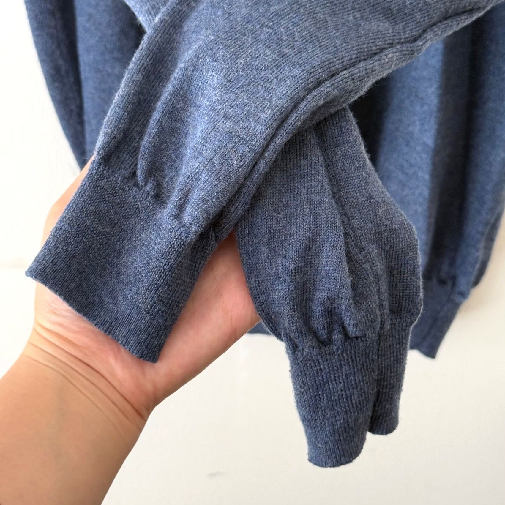Joseph Abboud Joseph Abboud 100% Extra Fine Merino Wool Blue V-Neck Long Sleeve Pullover Sweater L Mens Size US L / EU 52-54 / 3 - 3 Thumbnail