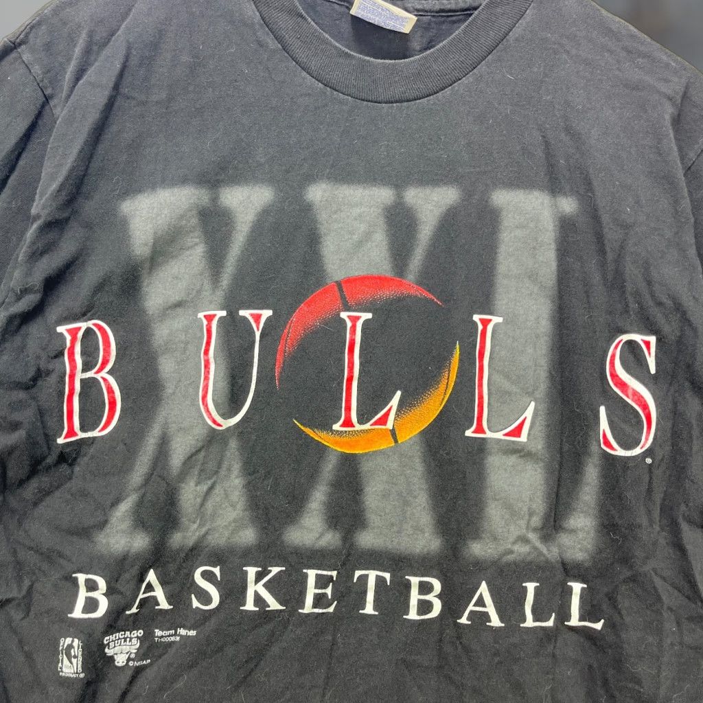 NBA VINTAGE Chicago Bulls T-Shirt Men M Black 90s Faded Single Stitch Nike? Size US M / EU 48-50 / 2 - 1 Thumbnail
