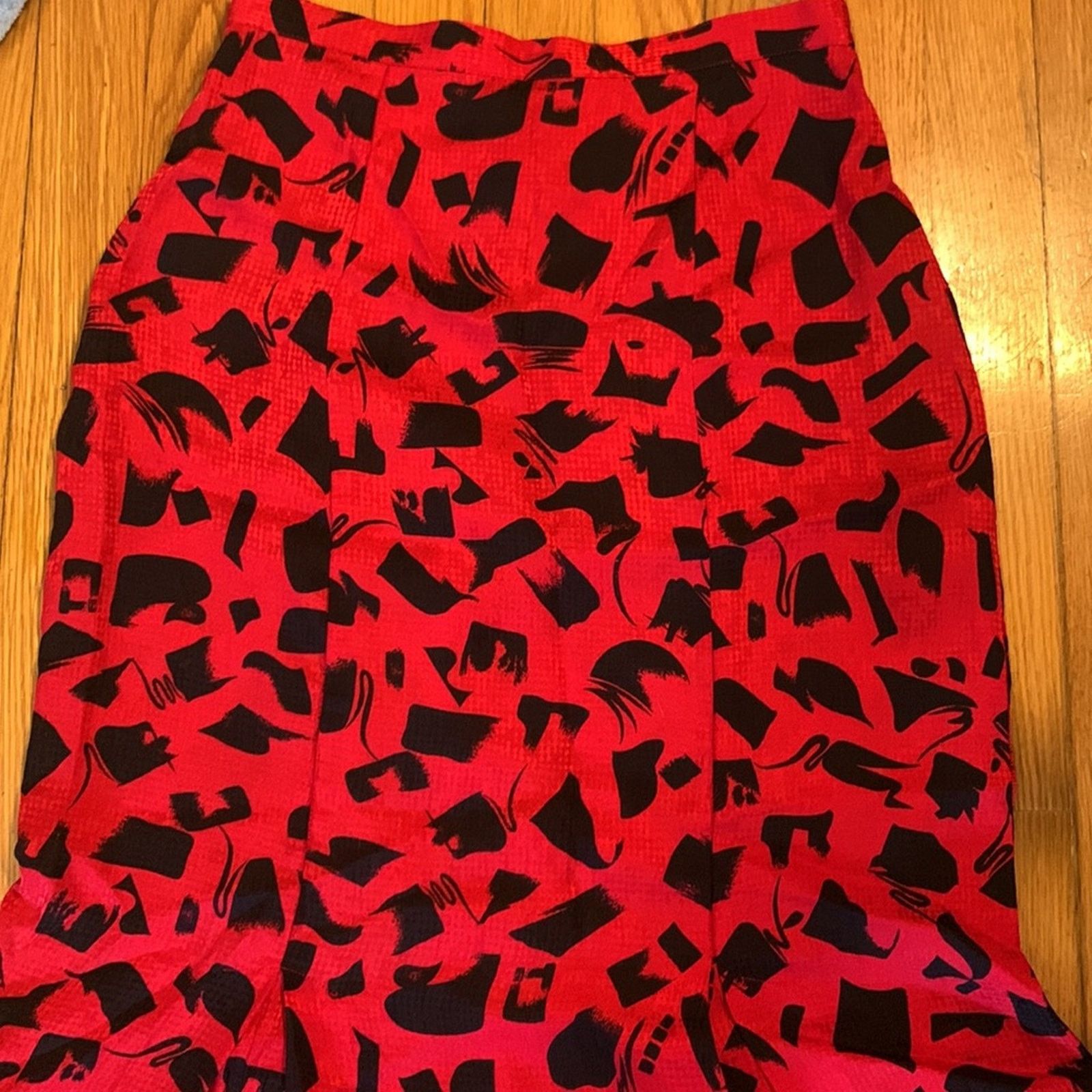 Vintage 80’s Disegni abstract print red and black silk skirt Size 26" / US 2 / IT 38 - 4 Thumbnail