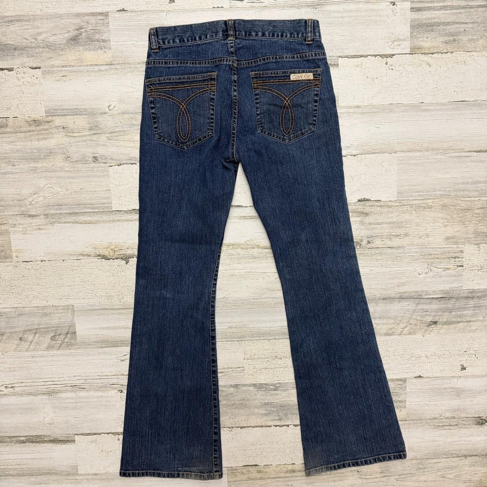 Calvin Klein Calvin Klein Regular Mid Rise Flare Jeans Size 5 Womens Size 28" / US 6 / IT 42 - 2 Thumbnail