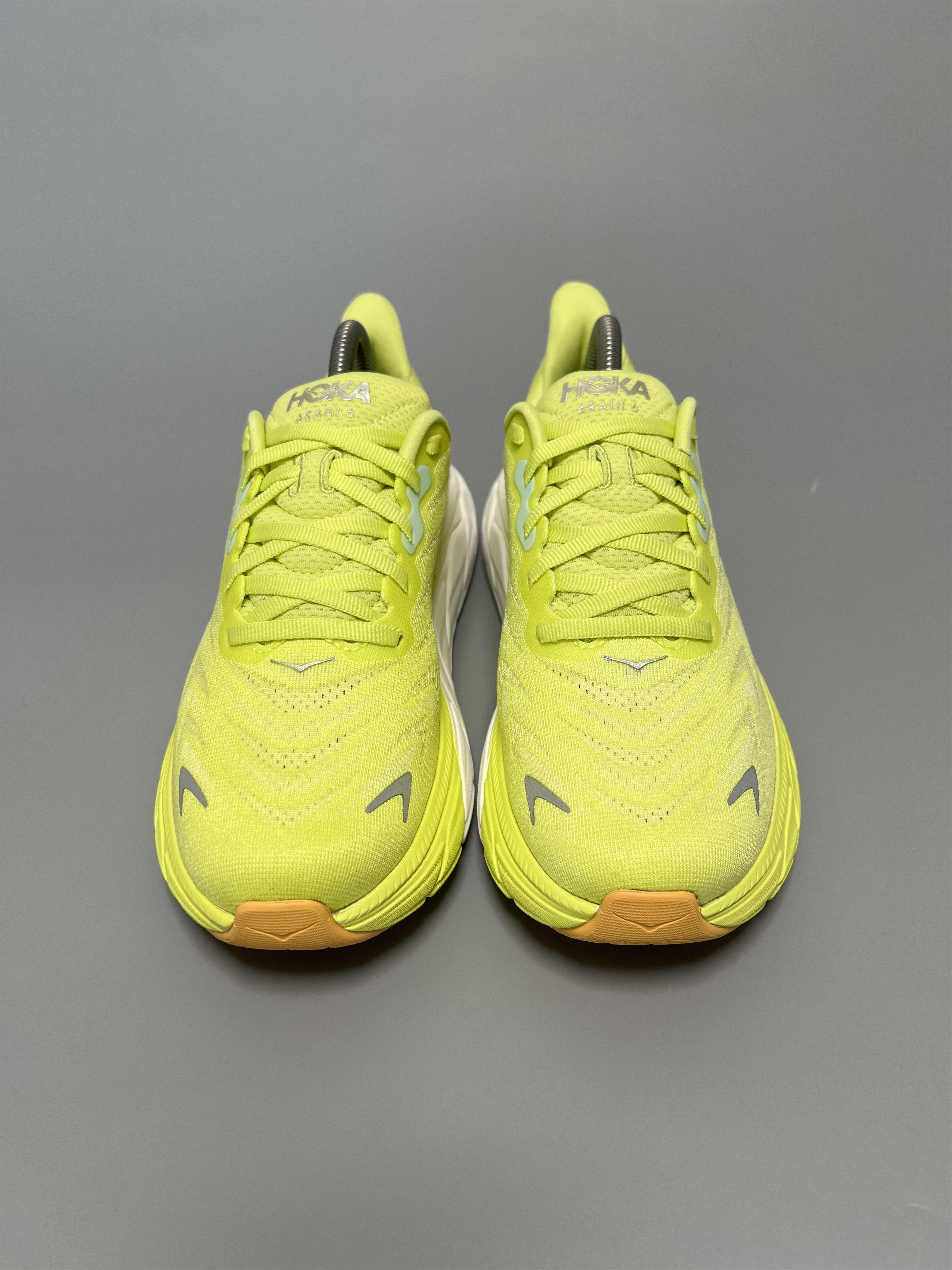 Hoka 7B Hoka One One Arahi 6 Running Shoes 1123195-CGWHT Size US 7 / IT 37 - 4 Thumbnail