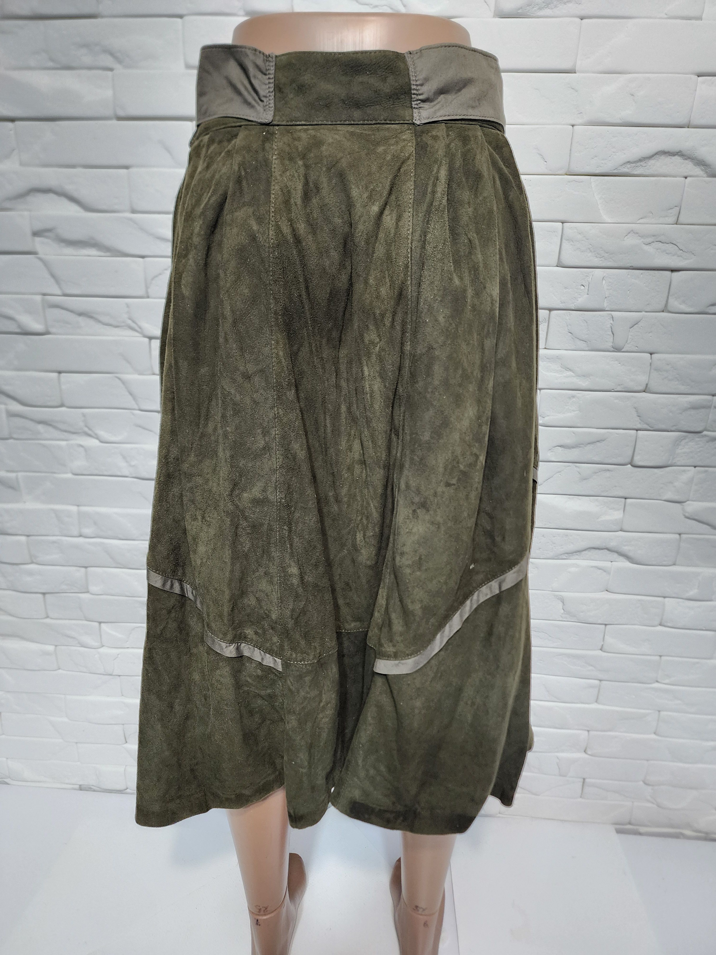 Genuine Leather Green leather skirt. Stylish green suede skirt. Size 27" / US 4 / IT 40 - 5 Thumbnail