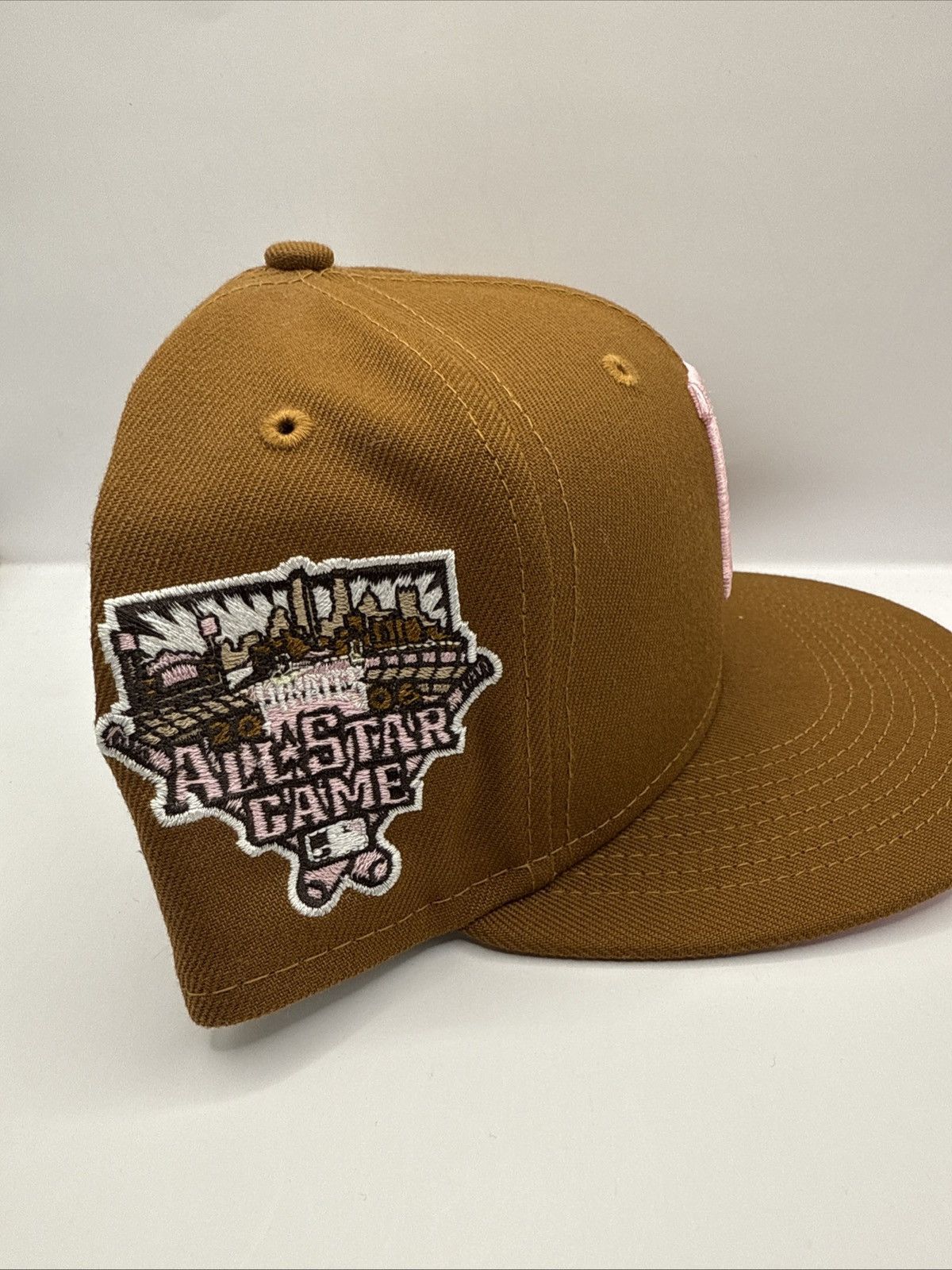 New Era Famcap pirates brown and pink size 7 1/8 Size ONE SIZE - 2 Thumbnail