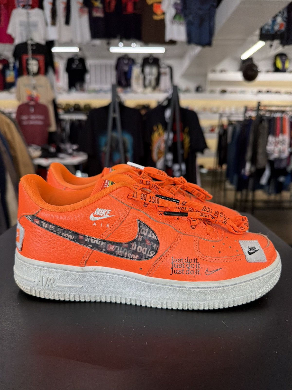 Nike Nike Air Force 1 Low Just Do It Pack Orange Size 5Y (2018) Size US 5 / EU 37 - 6 Thumbnail