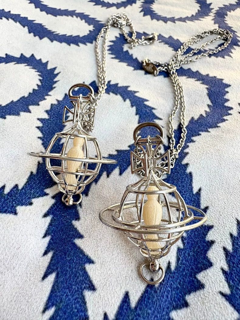 Vivienne Westwood Vivienne Westwood Birdcage Orb Earth Planet Necklace Size ONE SIZE - 1 Thumbnail
