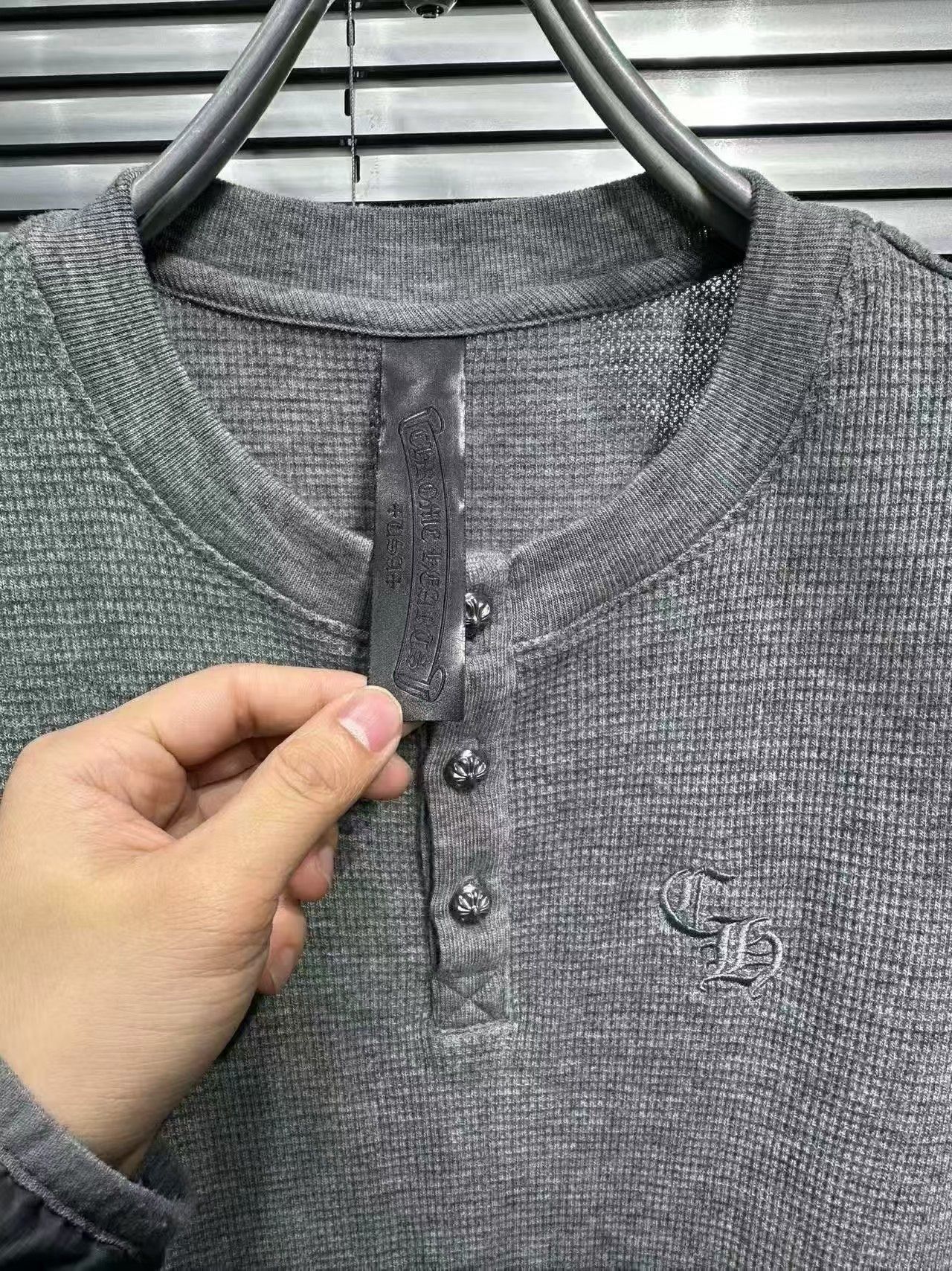 Chrome Hearts chrome hearts ivory henley long sleeve shirt Size US M / EU 48-50 / 2 - 7 Thumbnail