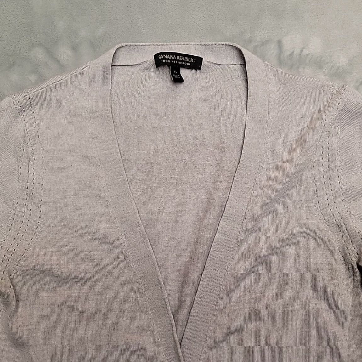 Banana Republic VINTAGE Banana Republic Cardigan Sweater Womens Small Gray 100% Merino Wool Long Sleeve Size S / US 4 / IT 40 - 2 Thumbnail