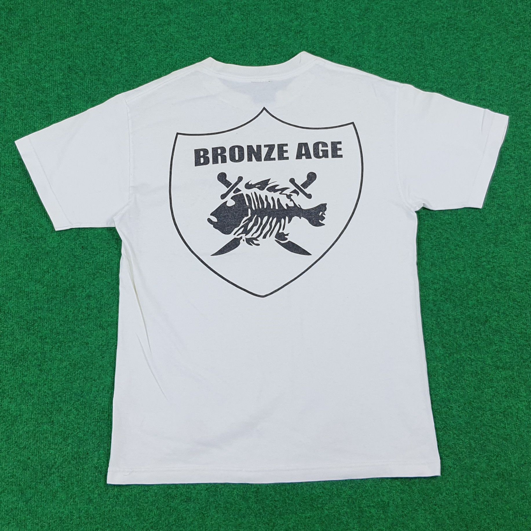 Vintage Vintage Bronze Age Surfing Style Tshirt Size US M / EU 48-50 / 2 - 1 Thumbnail