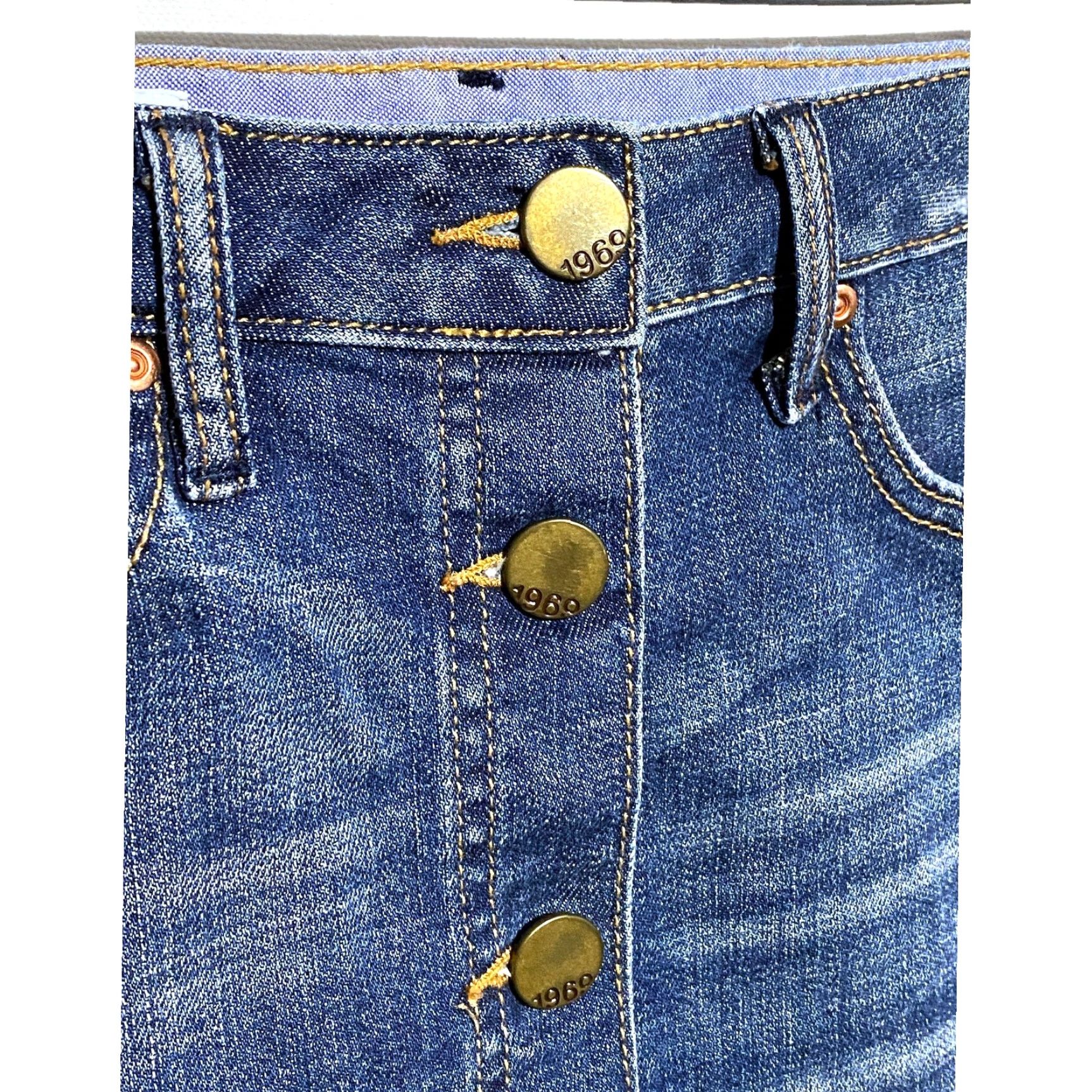 Gap VINTAGE Gap 1969 Denim Jean Skirt Gold Button Front Stretch Sz 24/00 Classic Preppy Y2K Women Skirt A-Line Knee Length Blue Cotton Spandex Mulit? Size 24" / US 00 / IT 34 - 2 Thumbnail