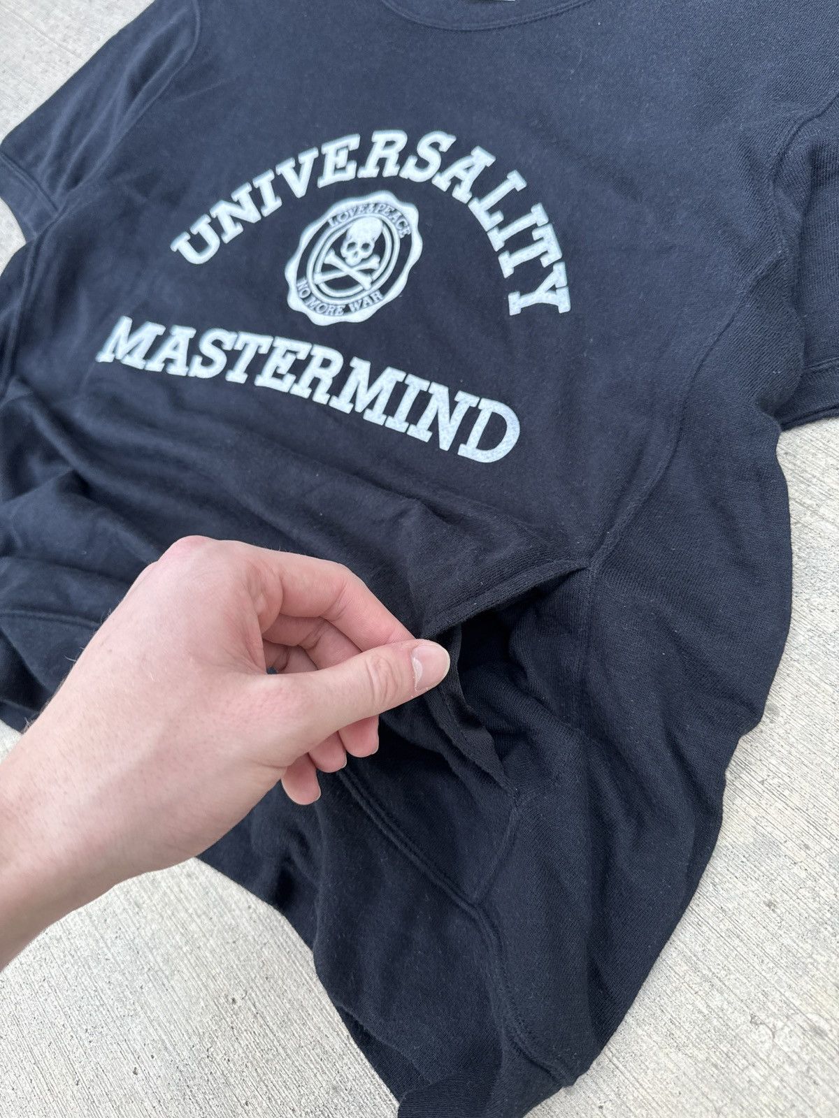 Mastermind Japan rare mastermind japan skull short sleeve sweater tee hybrid Size US L / EU 52-54 / 3 - 5 Thumbnail