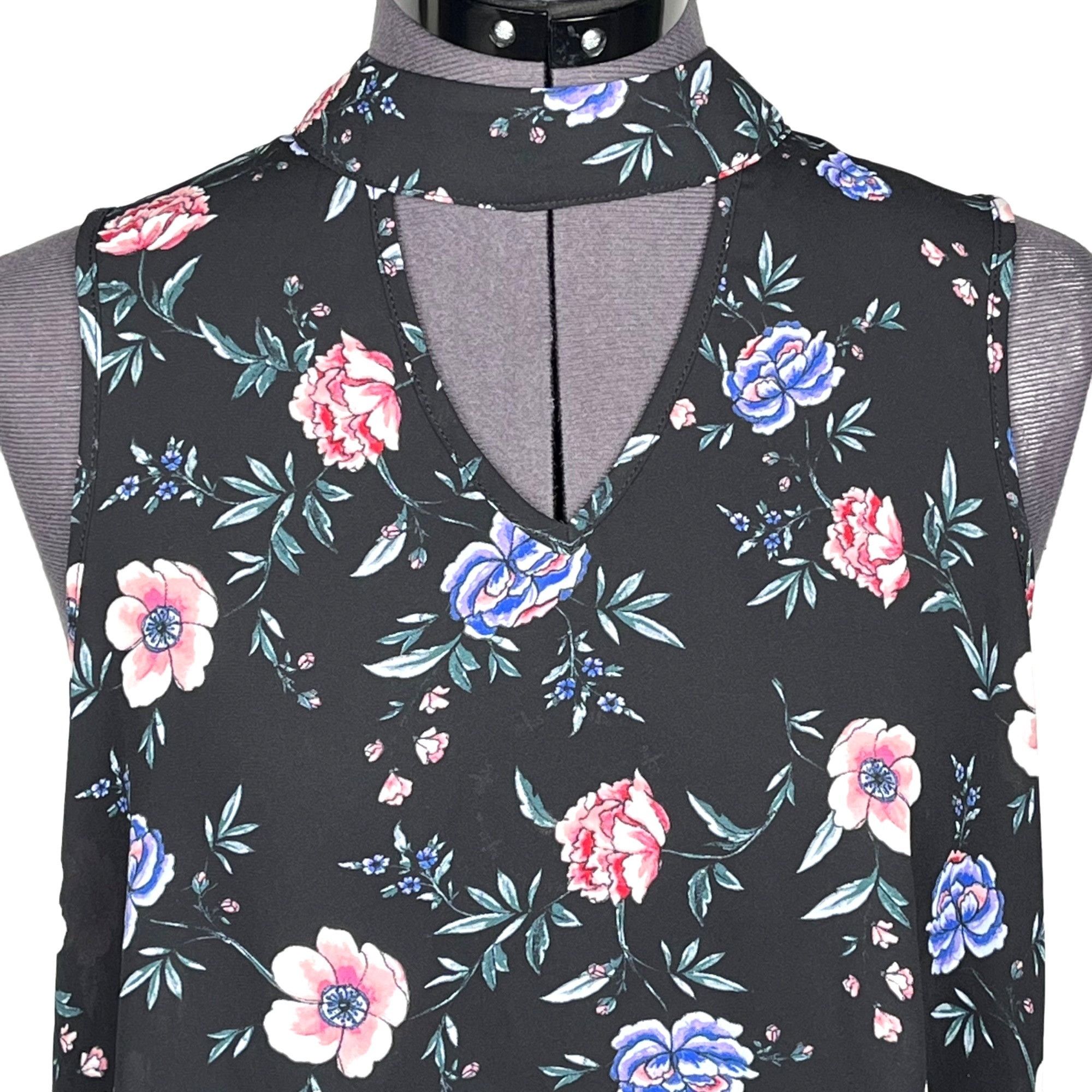 Other Pink Rose Sleeveless Top Key-Hole Neckline Black Floral Size Size M / US 6-8 / IT 42-44 - 2 Thumbnail