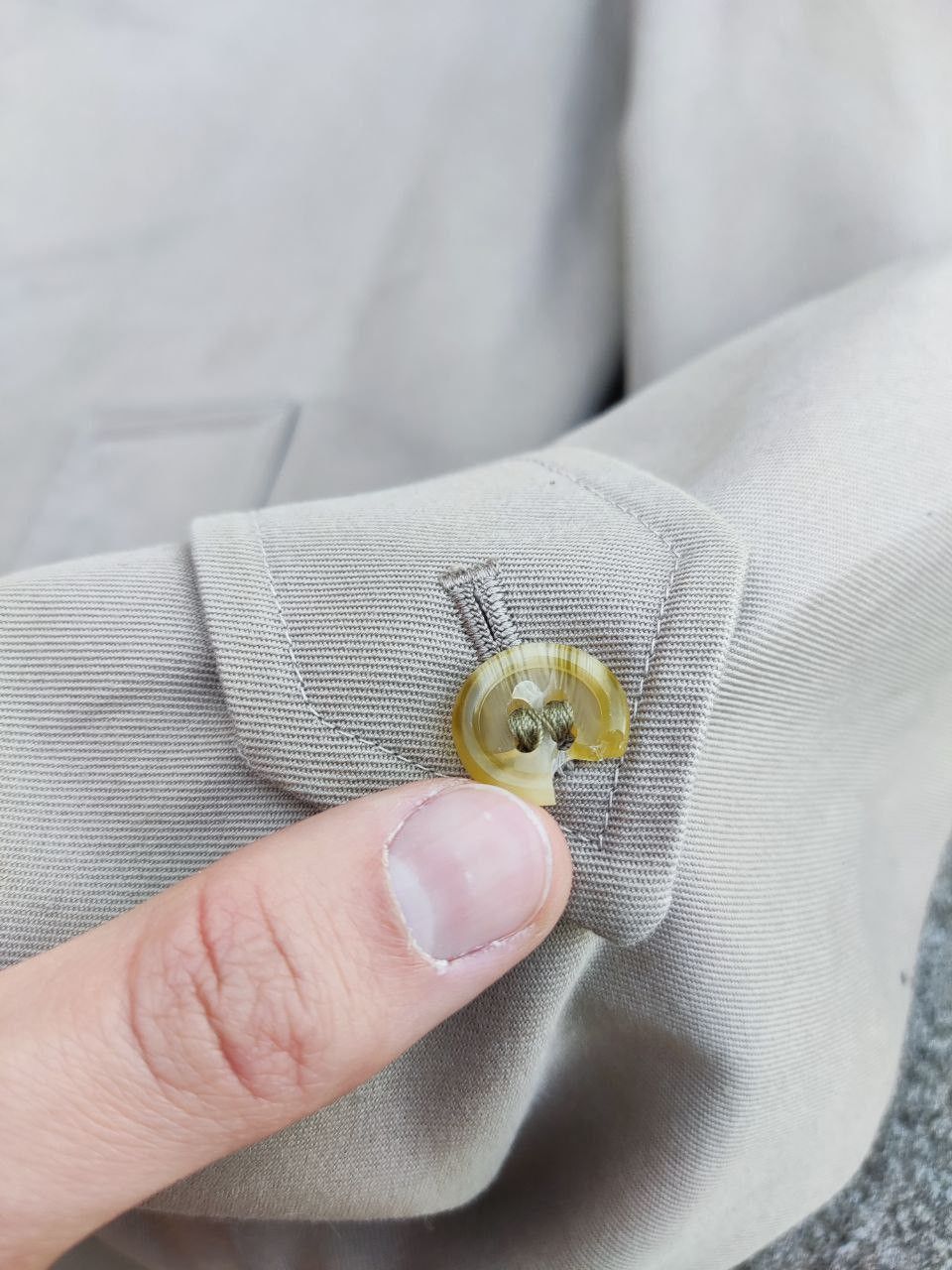 Burberry Vintage Burberry Beige Trench Coat Classic Luxury Outerwear Size US L / EU 52-54 / 3 - 6 Thumbnail