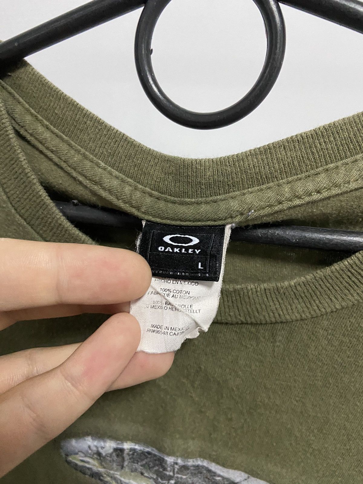 Oakley × Vintage Oakley T Shirt Vintage center big Logo skate Style Size US L / EU 52-54 / 3 - 5 Thumbnail