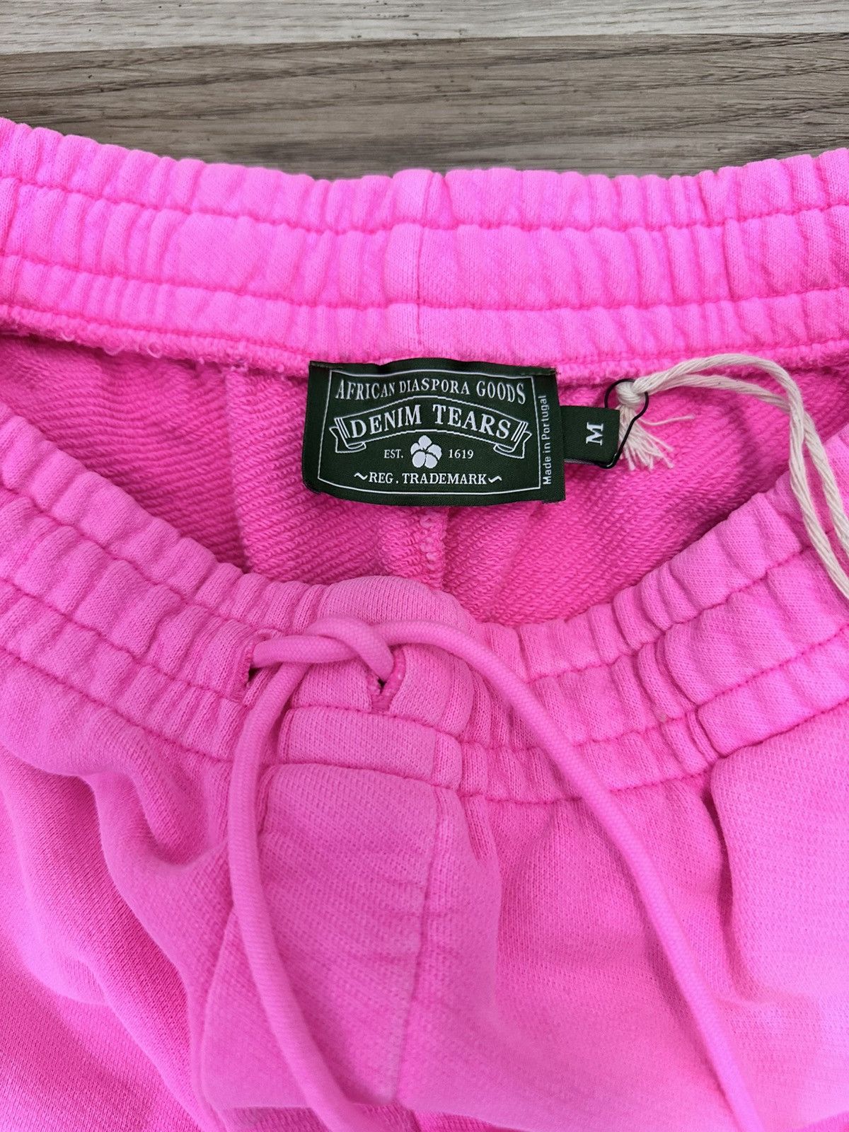 DENIM TEARS Mono Cotton Wreath Sweat Shorts Pink (M) Size US 32 / EU 48 - 3 Thumbnail