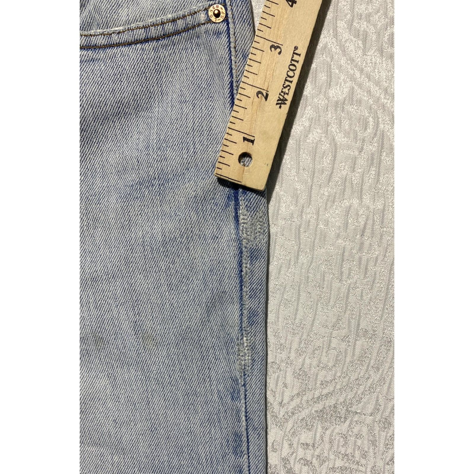 Levi's VINTAGE Levi's Jeans 550 Relaxed Fit Light Wash Blue Mens 32x32 90s Tapered Leg 5-Pocket Denim USA Size US 32 / EU 48 - 5 Thumbnail