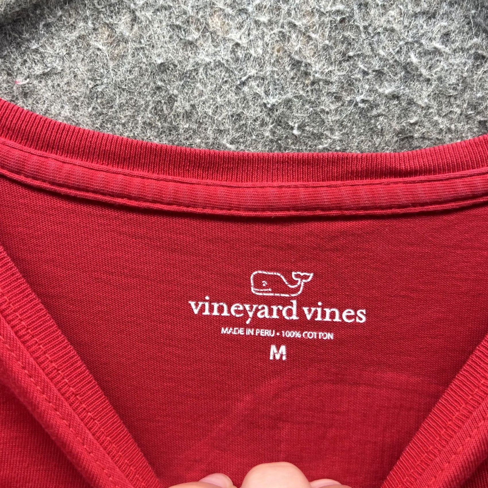 Vineyard Vines Vineyard Vines Mens Red Long Sleeve Merry Christmas Whale Pocket Shirt M Adults Mens Red Christmas Whale Graphic Pocket Crew Neck Wool? Size US M / EU 48-50 / 2 - 6 Thumbnail