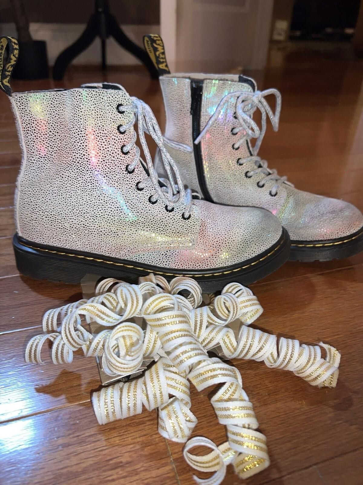 Dr. Martens Dr. Martens 1460 Pascal J Rainbow Iridescent Metallic W5 Size US 5 / IT 35 - 1 Thumbnail