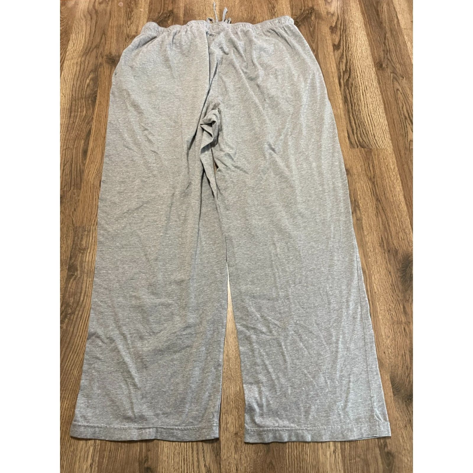 Croft & Barrow Croft & Barrow Pants Women's XL Gray Sweatpants Capri Tie Waist Casual Straight Inseam 27in Front Flat Size 40" / US 18 - 2 Thumbnail