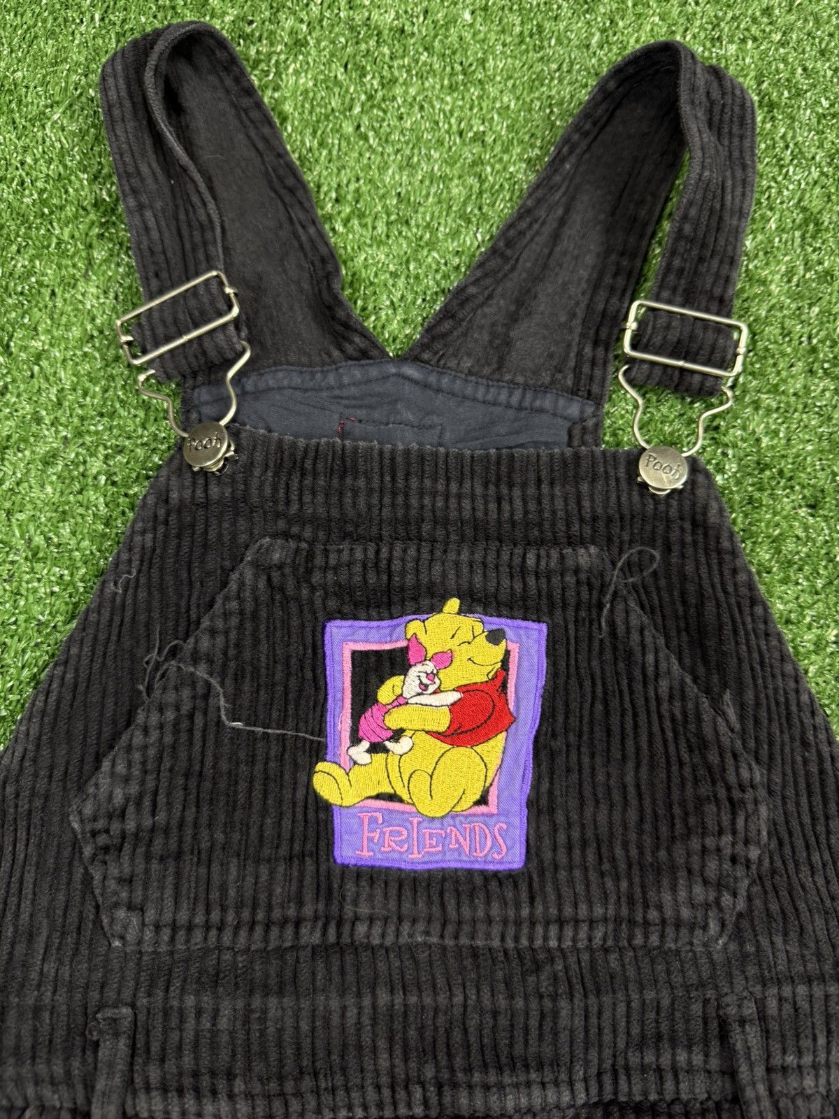 Vintage Vintage Embroidered Winnie-the-Pooh black 14/15 Size 30" / US 8 / IT 44 - 2 Thumbnail