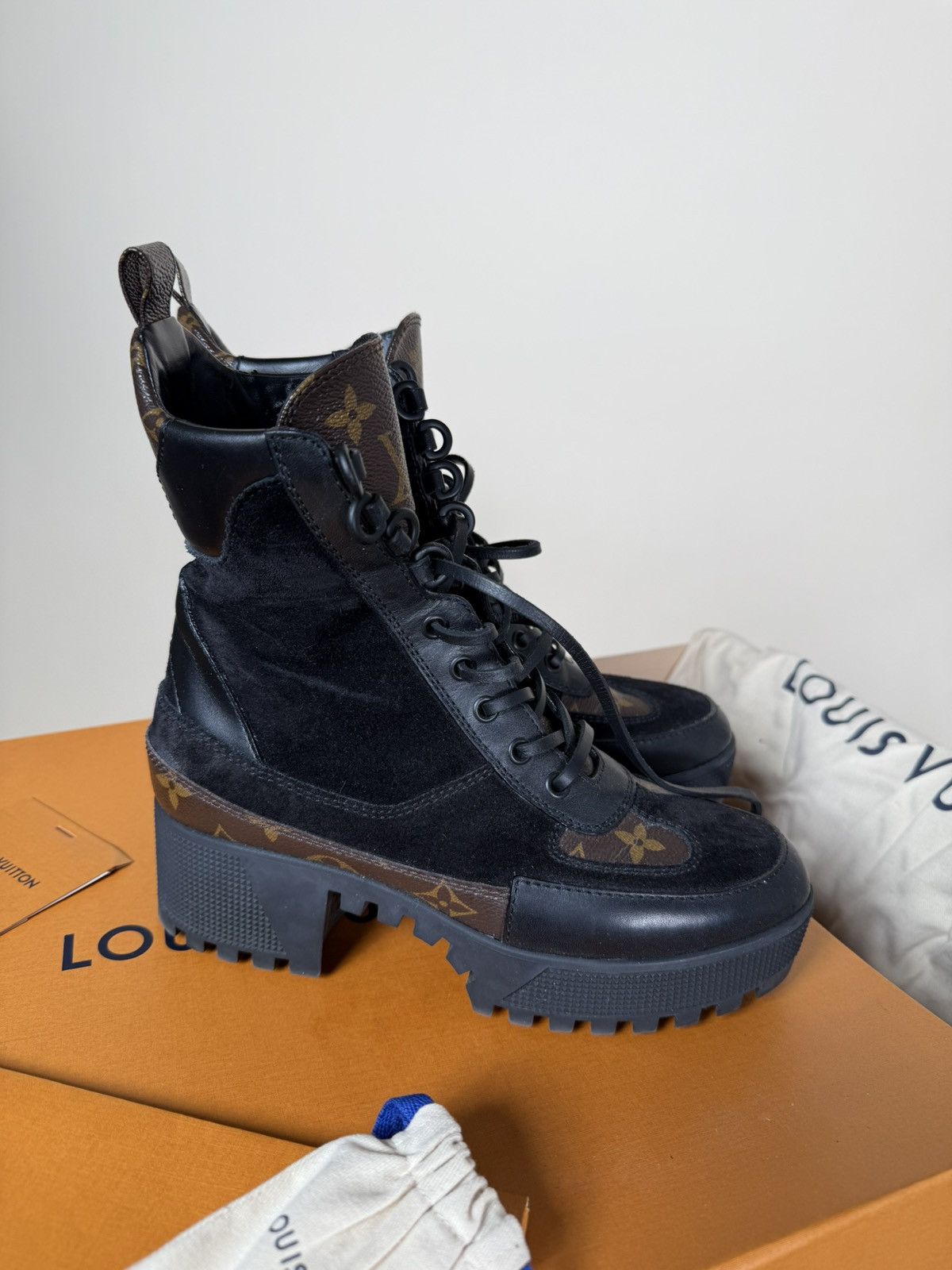 Louis Vuitton Women’s Louis Vuitton Laureate Platform Desert Boots sz36.5 Size US 6.5 / IT 36.5 - 5 Thumbnail