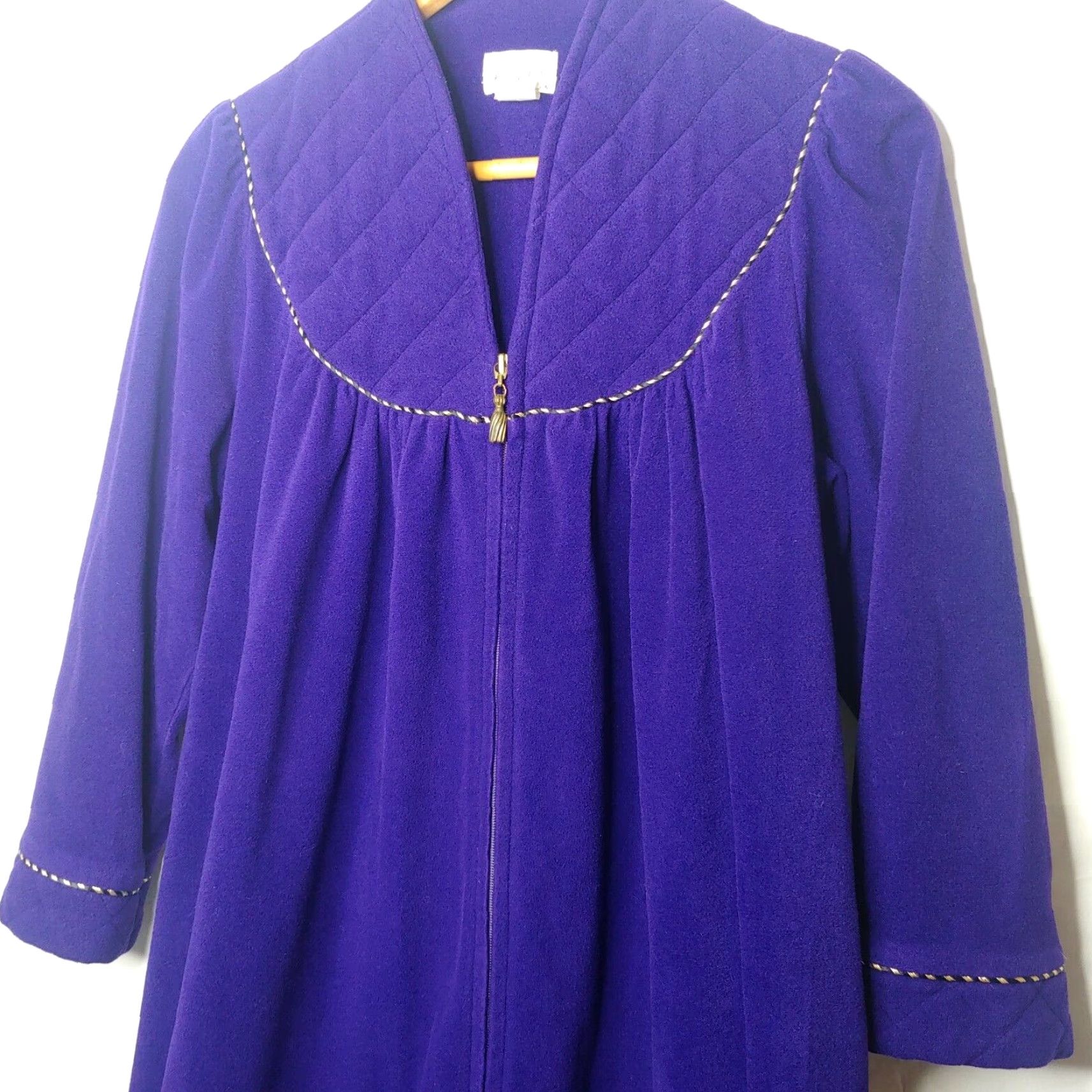 Vintage VINTAGE Vanity Fair Robe Small Long Zip Purple Velour Gold Quilted Loungewear Size ONE SIZE - 2 Thumbnail