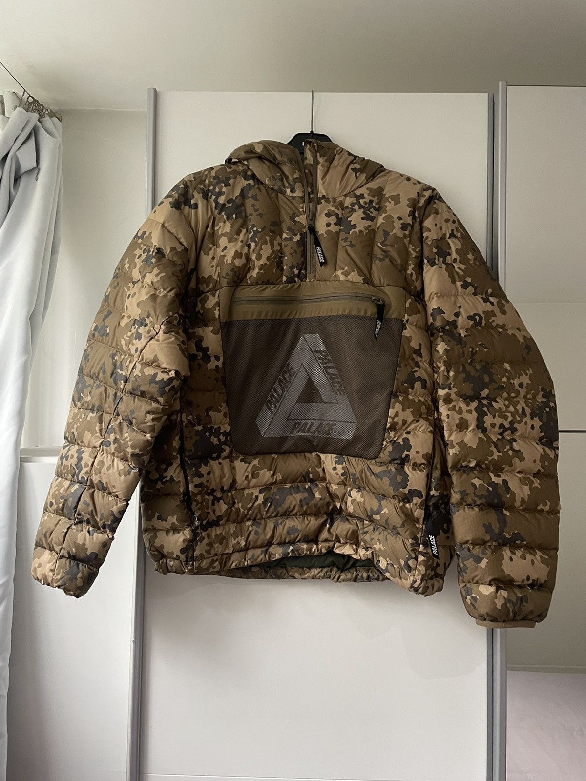 Palace camo jacket hotsell