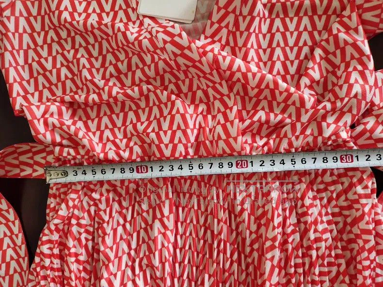 Valentino Valentino The V is full of logo orange and red long-sleeve Size S / US 4 / IT 40 - 4 Thumbnail