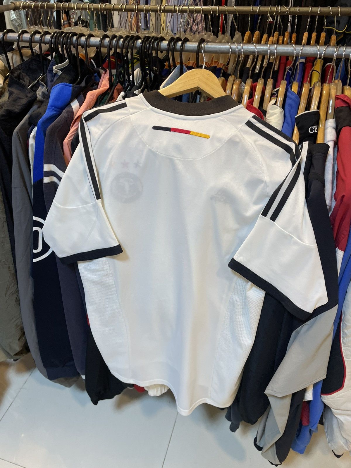 Adidas Vintage 2002 Germany Home Kit Size US M / EU 48-50 / 2 - 3 Thumbnail