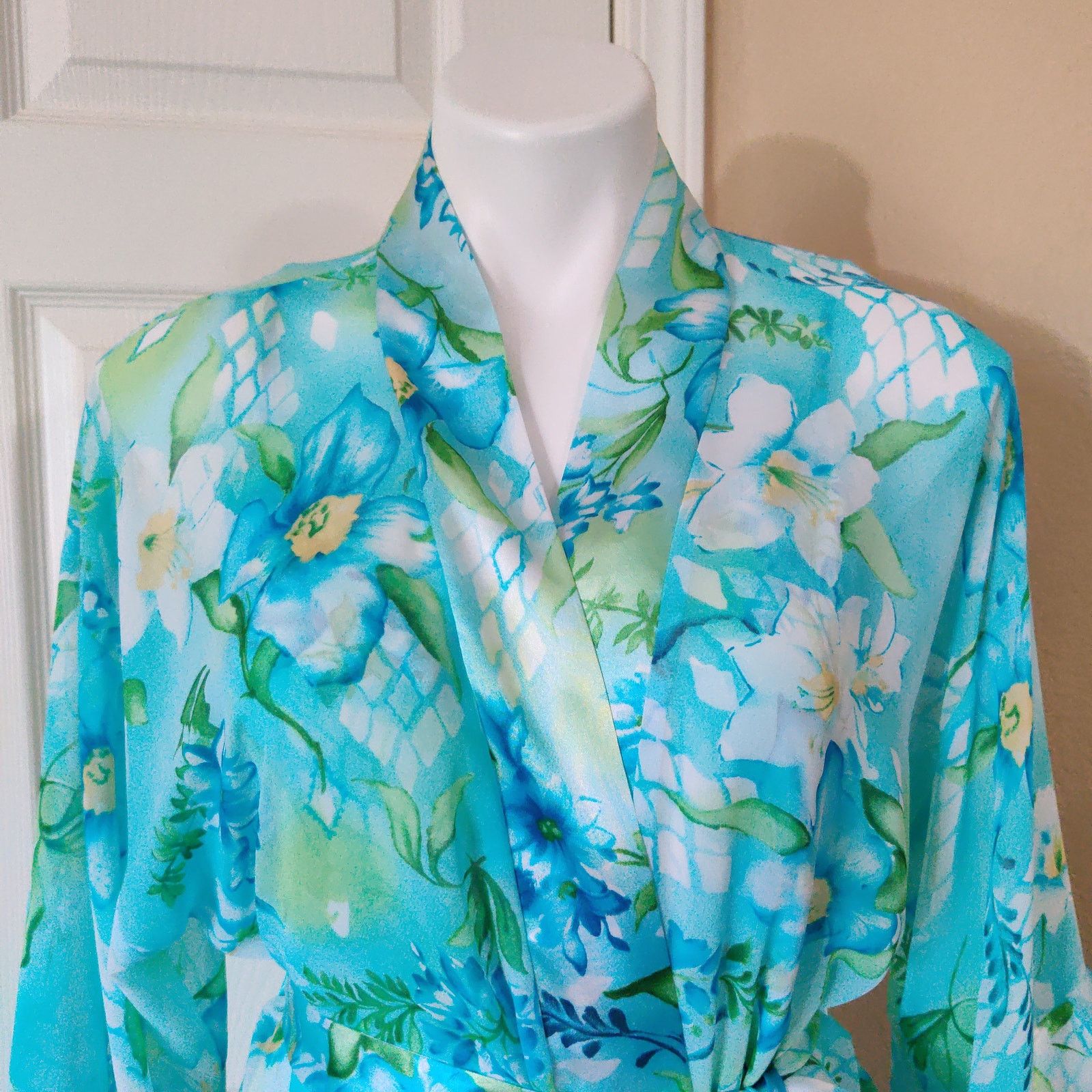 Vintage Vintage Sophia by Delicates silky chemise robe set Size ONE SIZE - 8 Thumbnail