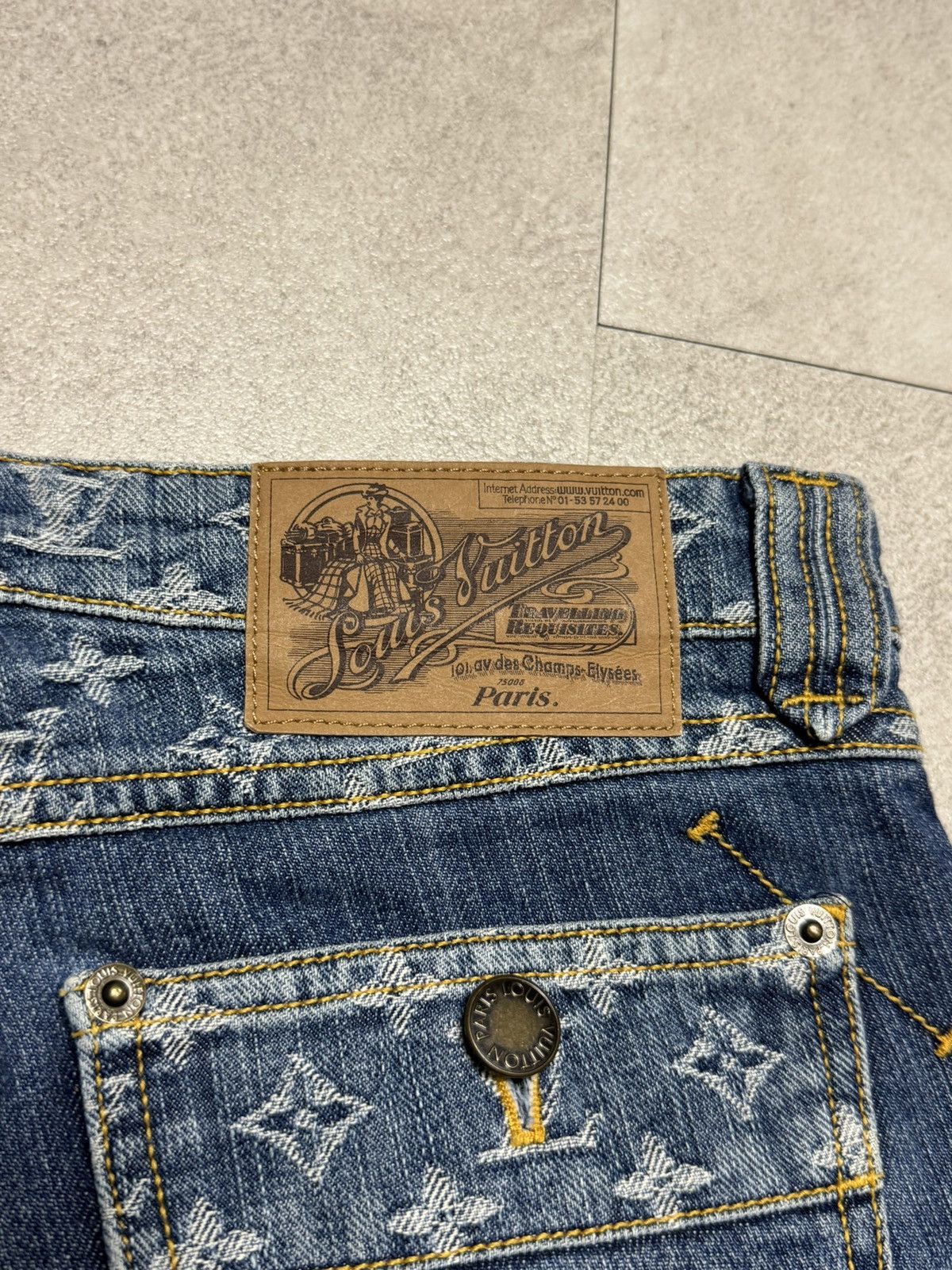 Louis Vuitton Louis vuitton - Marc jacobs - F/W 06 monogram denim pants Size 26" / US 2 / IT 38 - 9 Thumbnail