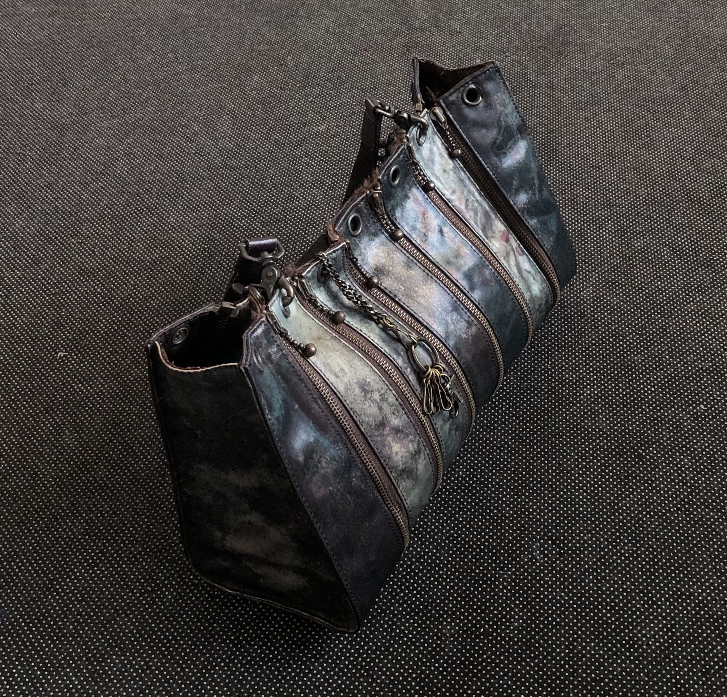 Jean Paul Gaultier GRAIL🔥FW1995 “CYBER” HOLOGRAPHIC MULTI ZIP BONDAGE BAG Size ONE SIZE - 13 Thumbnail