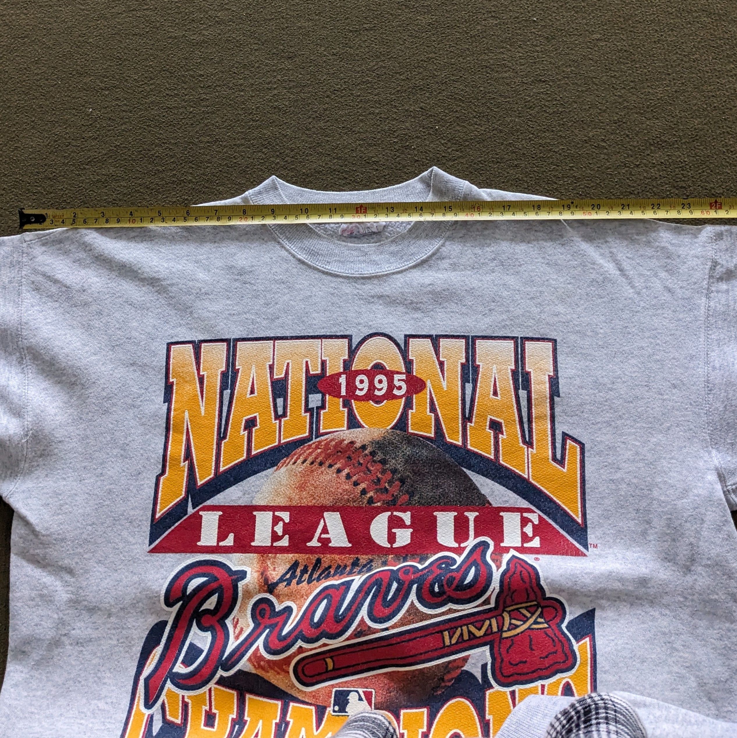 Champion Vintage Atlanta Braves National League Champions Sweatshirt Size US L / EU 52-54 / 3 - 5 Thumbnail