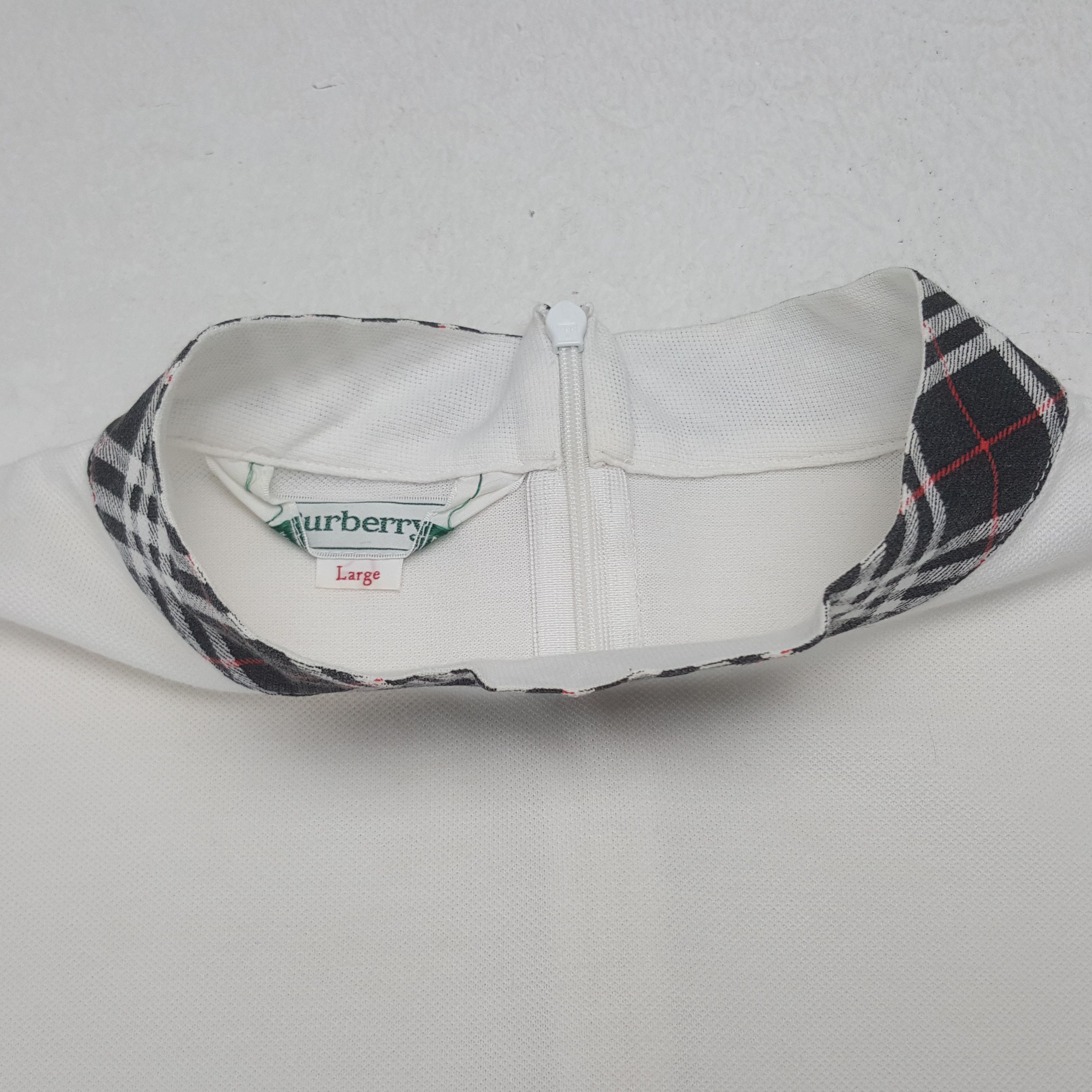 Burberry × Vintage Vintage Burberry London Designer Brand Tshirt C285N4 Size US M / EU 48-50 / 2 - 5 Thumbnail