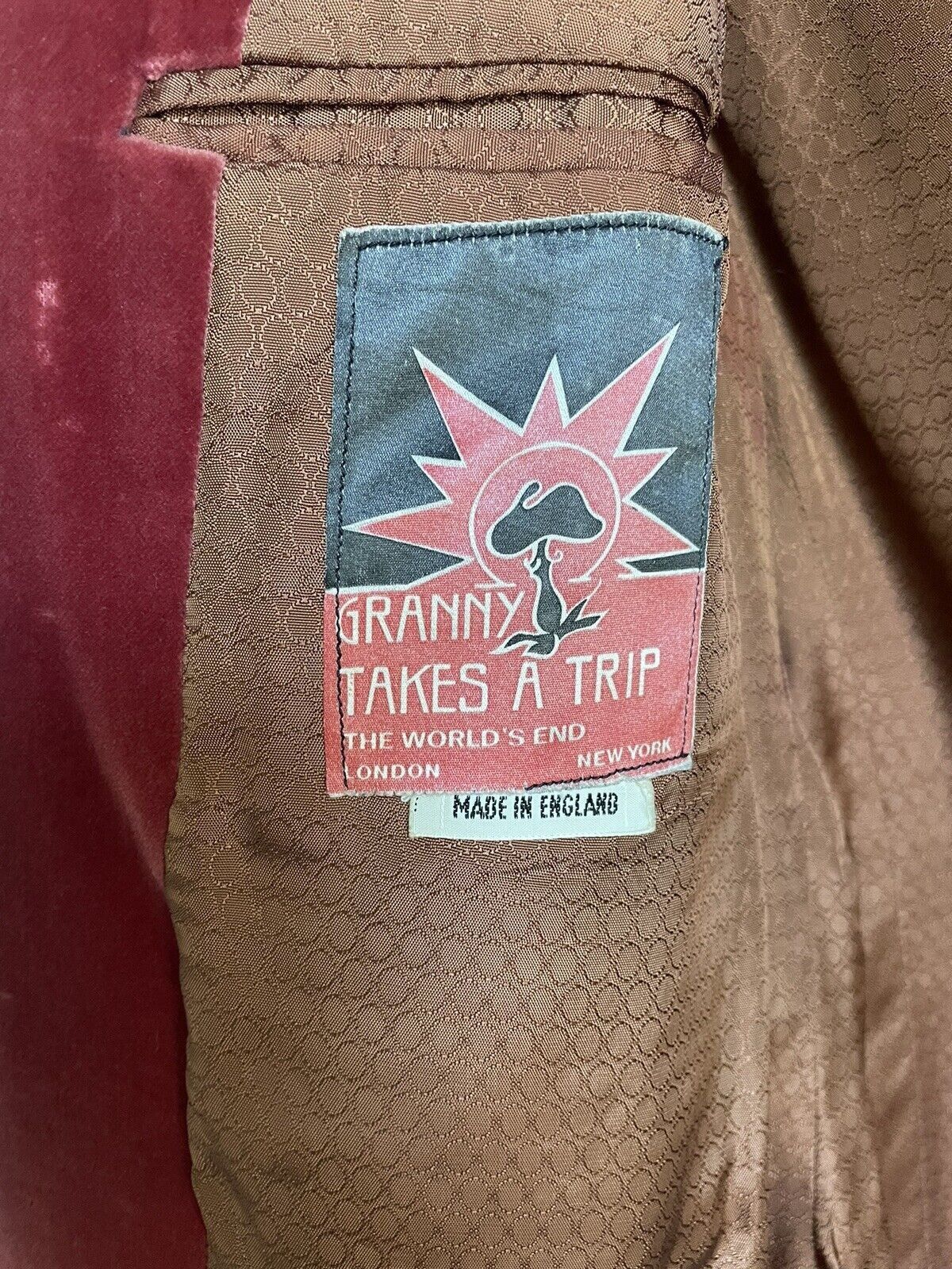 Velvet GRANNY TAKES A TRIP VELVET JACKET 1970’s MAROON ROCK STAR Size 34R - 5 Thumbnail