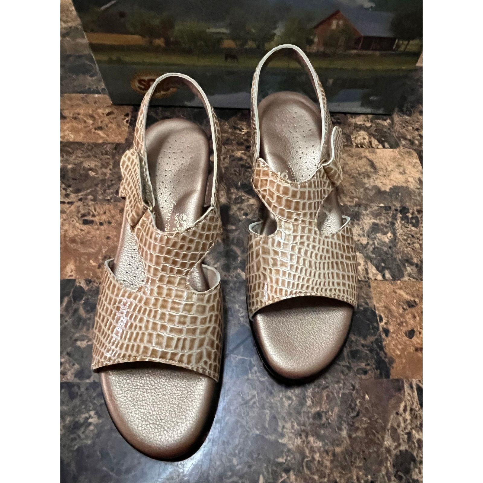 SAS SAS Women’s Suntimer Beige Croc Sandals 8.5 Size US 8.5 / IT 38.5 - 4 Thumbnail