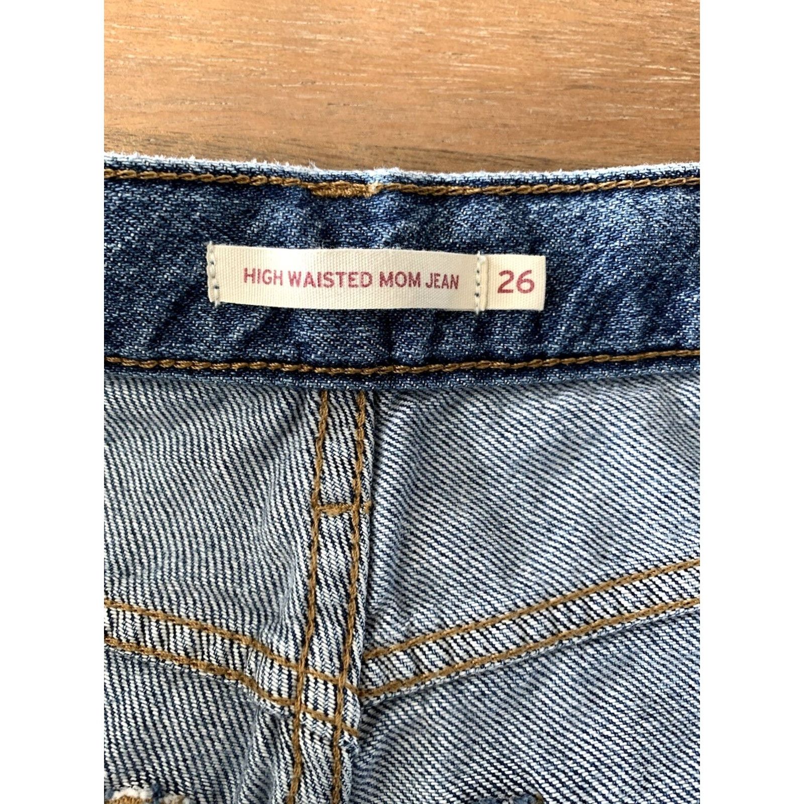Levi's VINTAGE Levi's High Waisted Mom Jeans Womens 26x21 Blue Light Wash Raw Hem Denim Pants Size 26" / US 2 / IT 38 - 3 Thumbnail