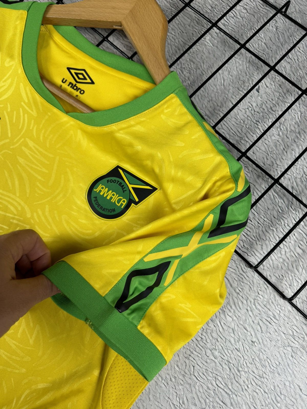 Umbro × Vintage Vintage Jamaica National Team 2018 Umbro Jersey Size US S / EU 44-46 / 1 - 6 Thumbnail