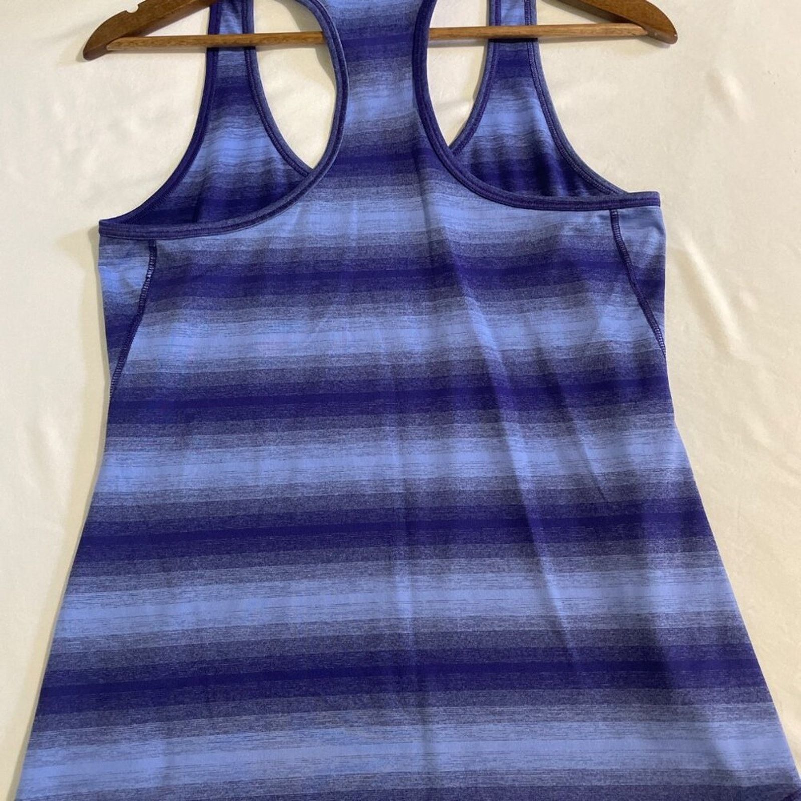 Athleta Athleta Tank Chi Ombre Striped Wide Strap Racerback Small Size S / US 4 / IT 40 - 4 Thumbnail