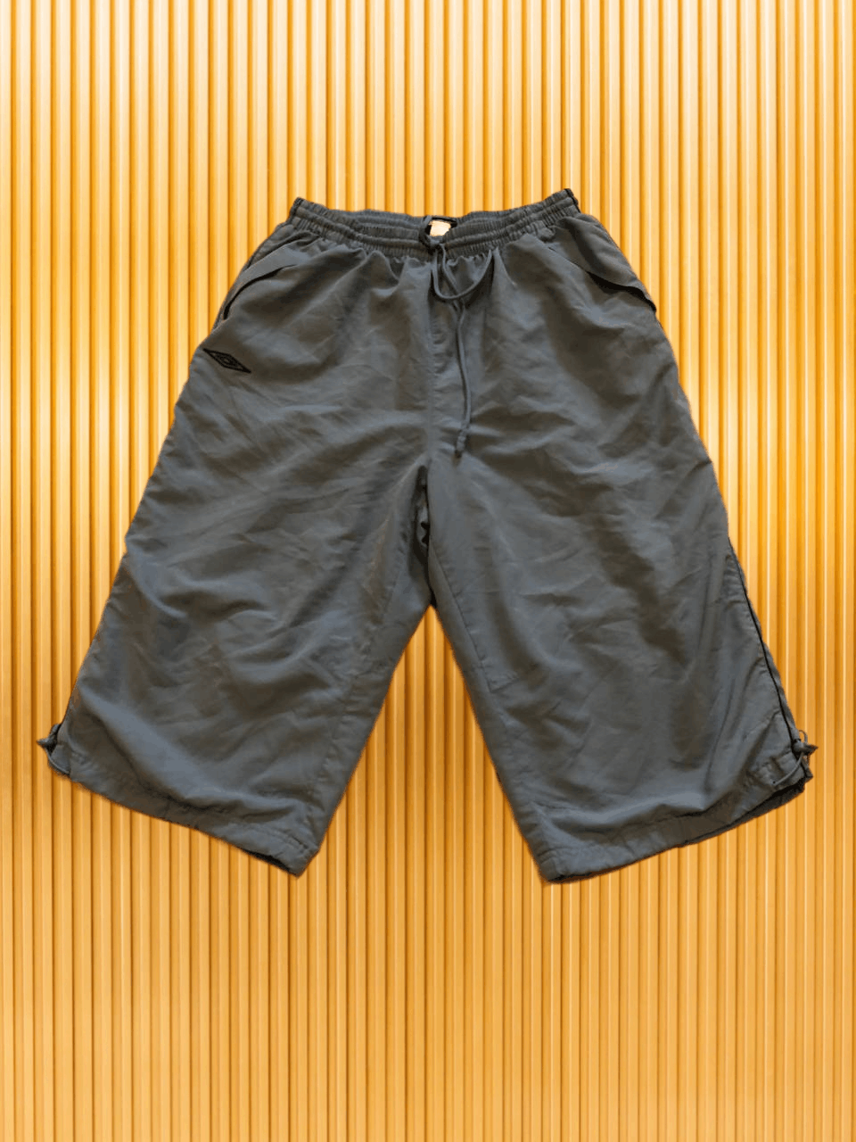 Umbro 2000s Umbro Shorts Vintage STREETWEAR Size US 36 / EU 52 - 1 Thumbnail
