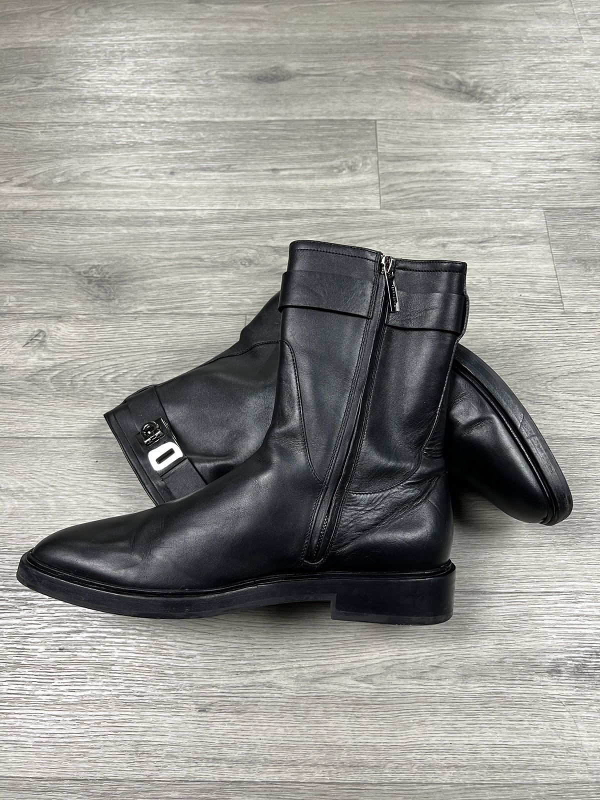 Salvatore Ferragamo Ferragamo Women’s Gancini Buckle Leather Ankle Boots 8,5 Size US 11 / IT 41 - 11 Thumbnail