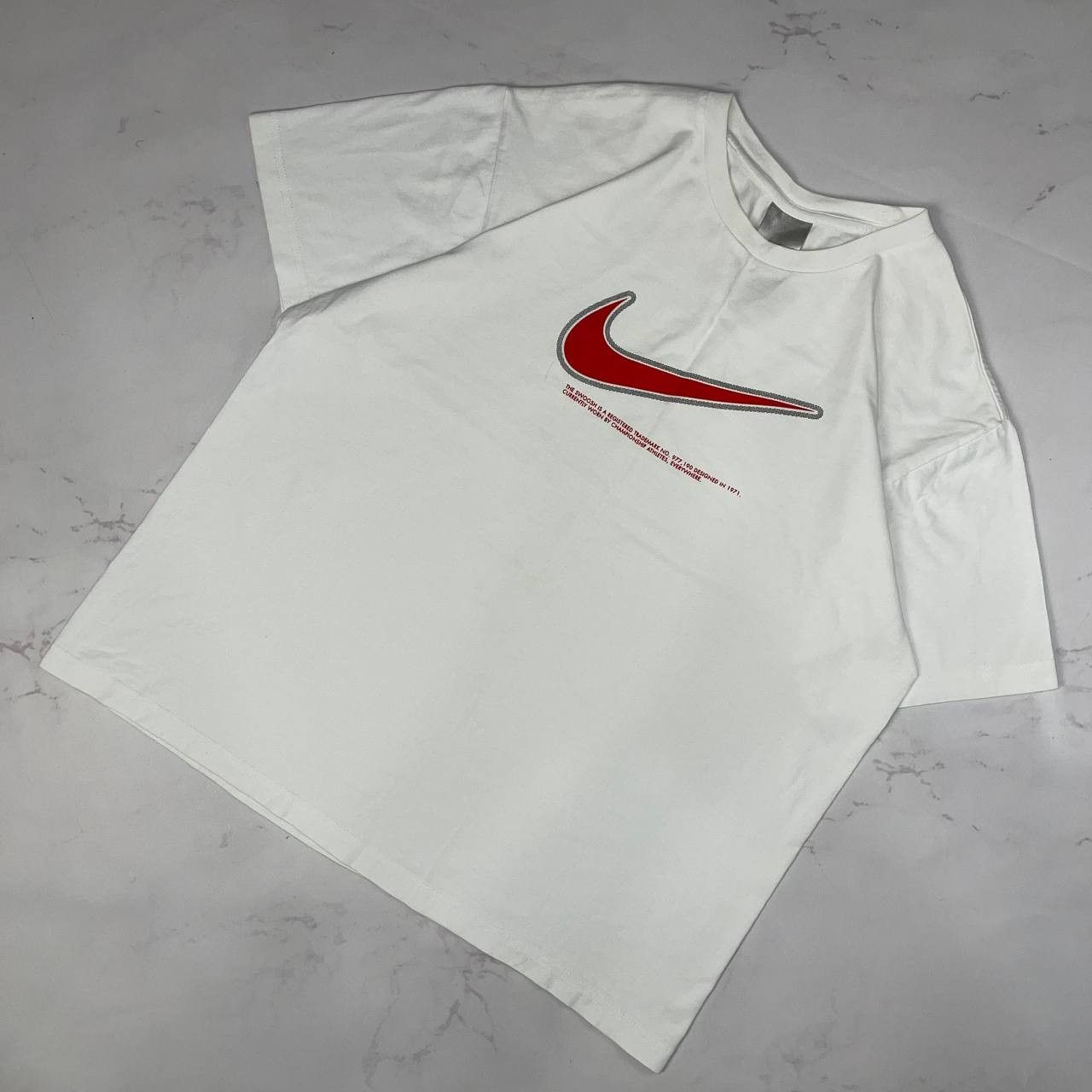 Nike Nike vintage big red swoosh white tee shirt size L Size US L / EU 52-54 / 3 - 1 Thumbnail