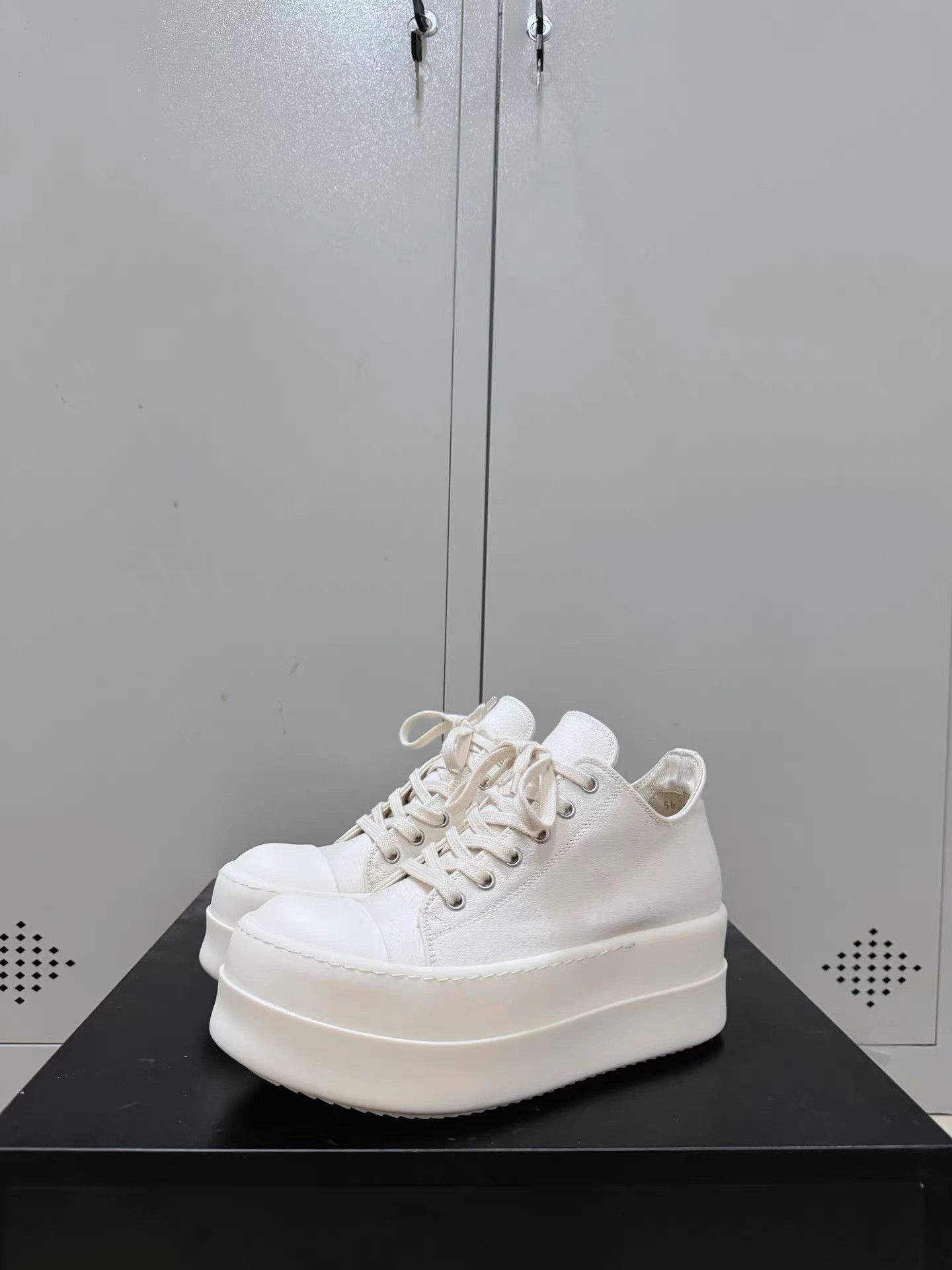 Rick Owens Drkshdw Rick Owens Drkshdw milk white Converse high-top sneakers Size US 8 / IT 38 - 1 Thumbnail