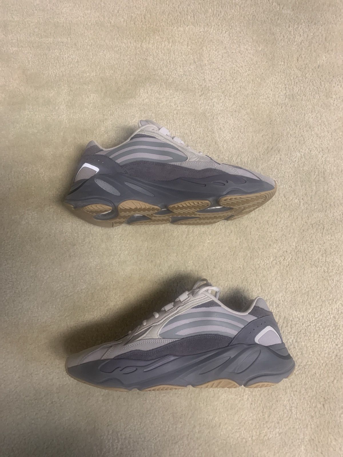 Adidas × Kanye West Yeezy Boost 700 V2 Size US 12 / EU 45 - 7 Thumbnail