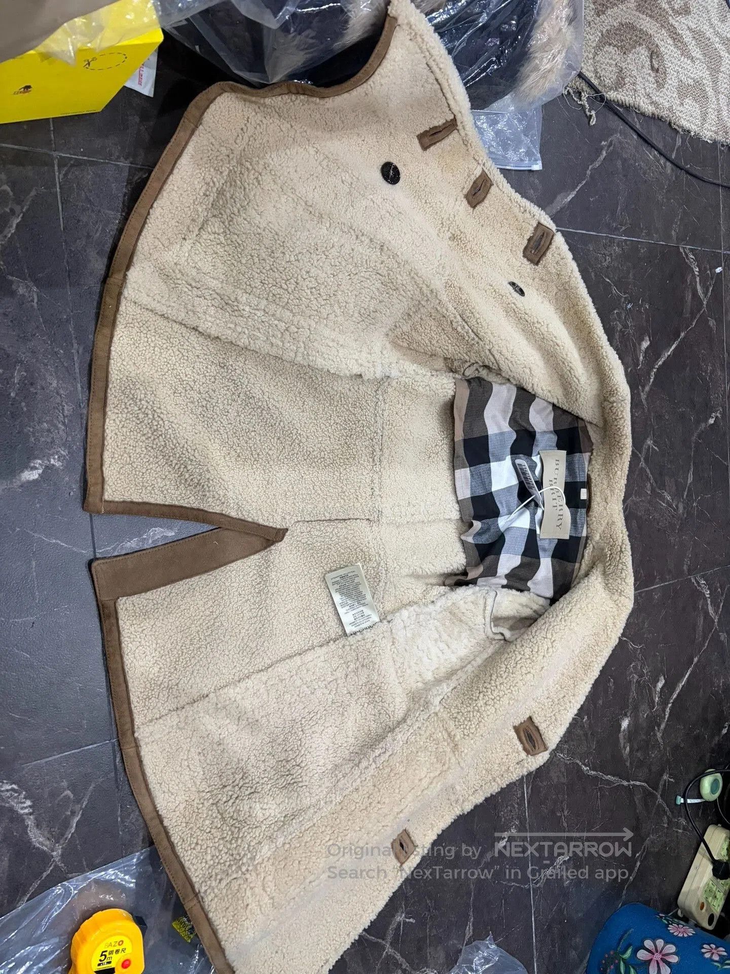 Burberry Burberry Lapel Shearling Coat. Size S / US 4 / IT 40 - 6 Thumbnail
