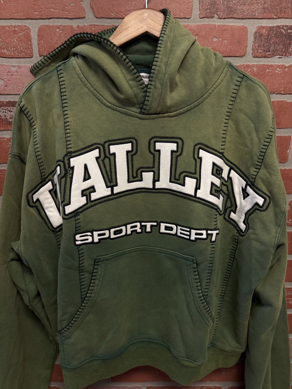 Vale Valley Green Pullover Hoodie Size XL (NEW) Size US XL / EU 56 / 4 - 4 Thumbnail