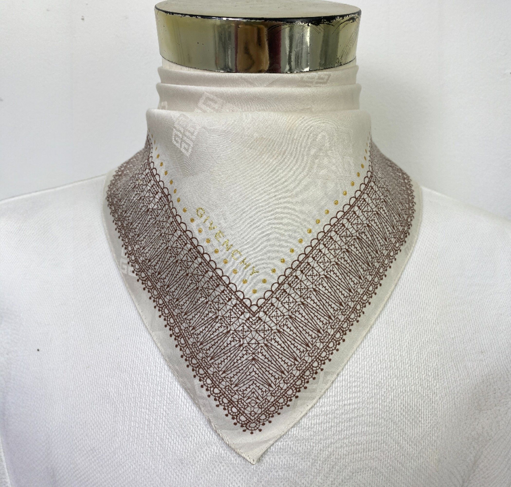 Givenchy Vintage Givenchy Handkerchief / Neckerchief KT0221 Size ONE SIZE - 1 Thumbnail