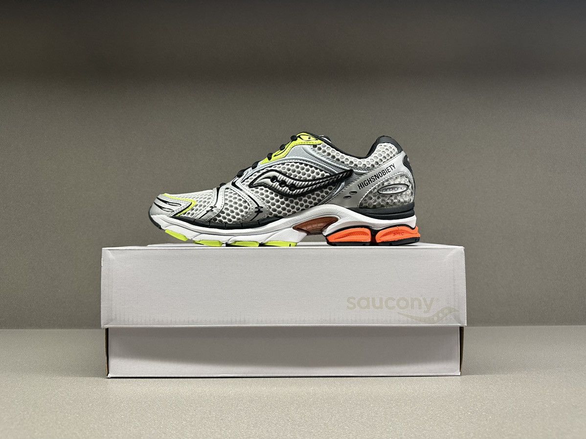 Saucony Saucony ProGrid Triumph 4 Highsnobiety Silver Size US 9 / EU 42 - 2 Thumbnail