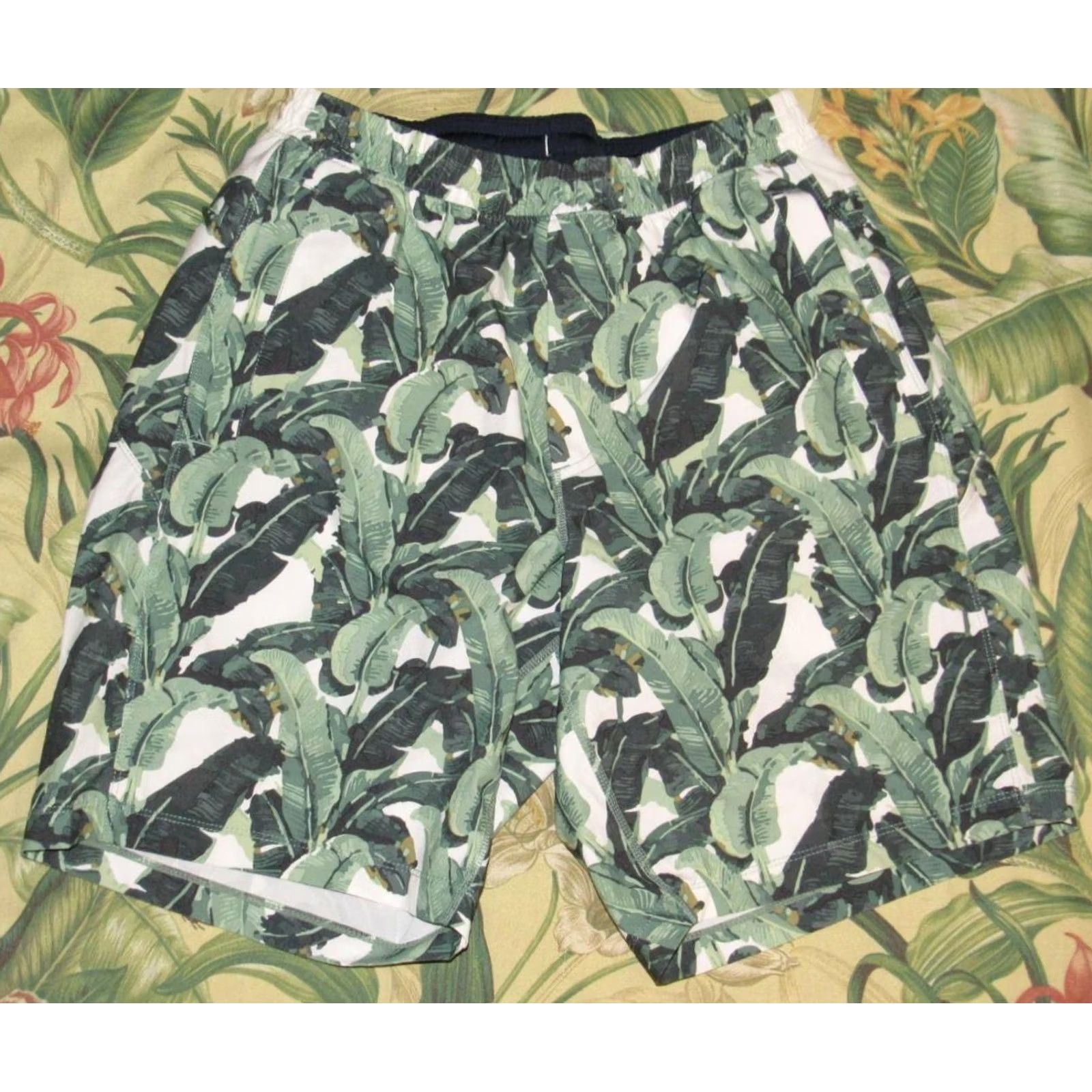 Vintage BIRDDOGS Green Printed Lined 9" Shorts Medium Size US 31 - 4 Thumbnail