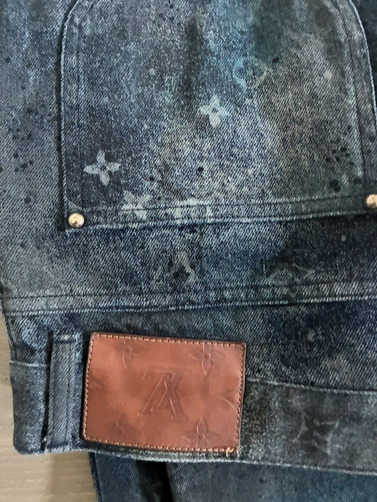 Louis Vuitton Louis Vuitton spray paint denim Size US 29 - 3 Thumbnail