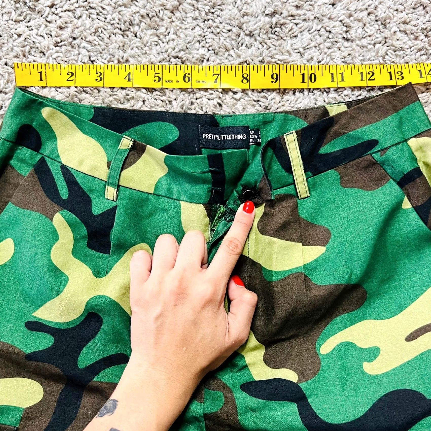 PrettyLittleThing VINTAGE Pretty Little Thing Camo Green Cargo Women's Pants SZ 4 Jeans Ankle Regular Girls? Size 27" / US 4 / IT 40 - 2 Thumbnail